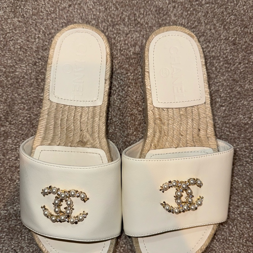 CHANEL Cream Espadrilles with Gold Accents - Picture 2 of 8